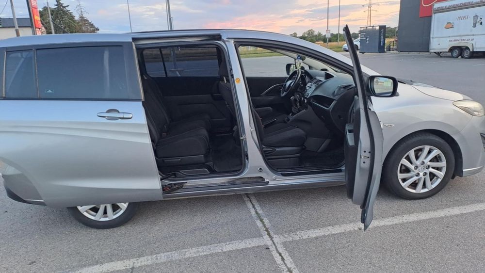 Vând auto.   Mazda 5.   7 locuri
