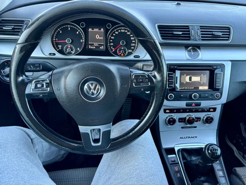 VW Passat Alltrack  2013 LED
