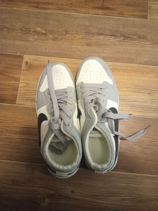 Продам кросы унисекс новые