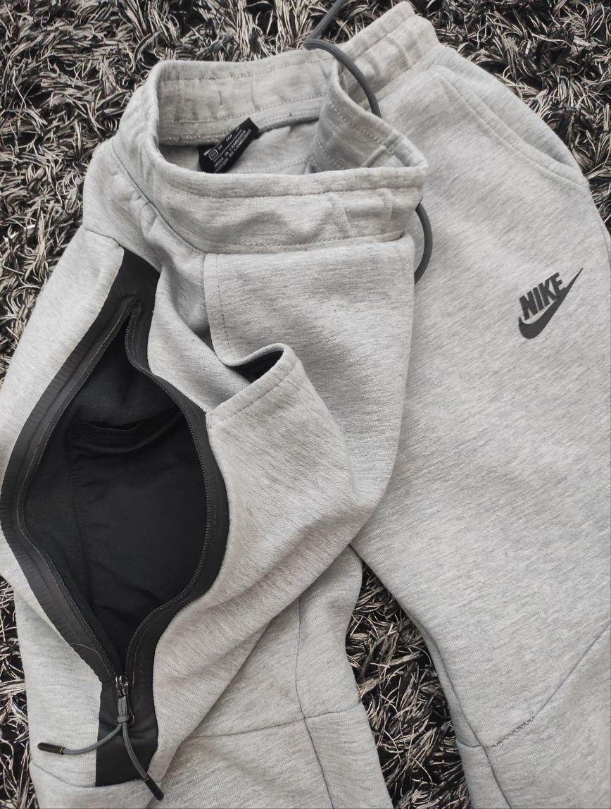 Долнище дамско/ детско Nike Tech