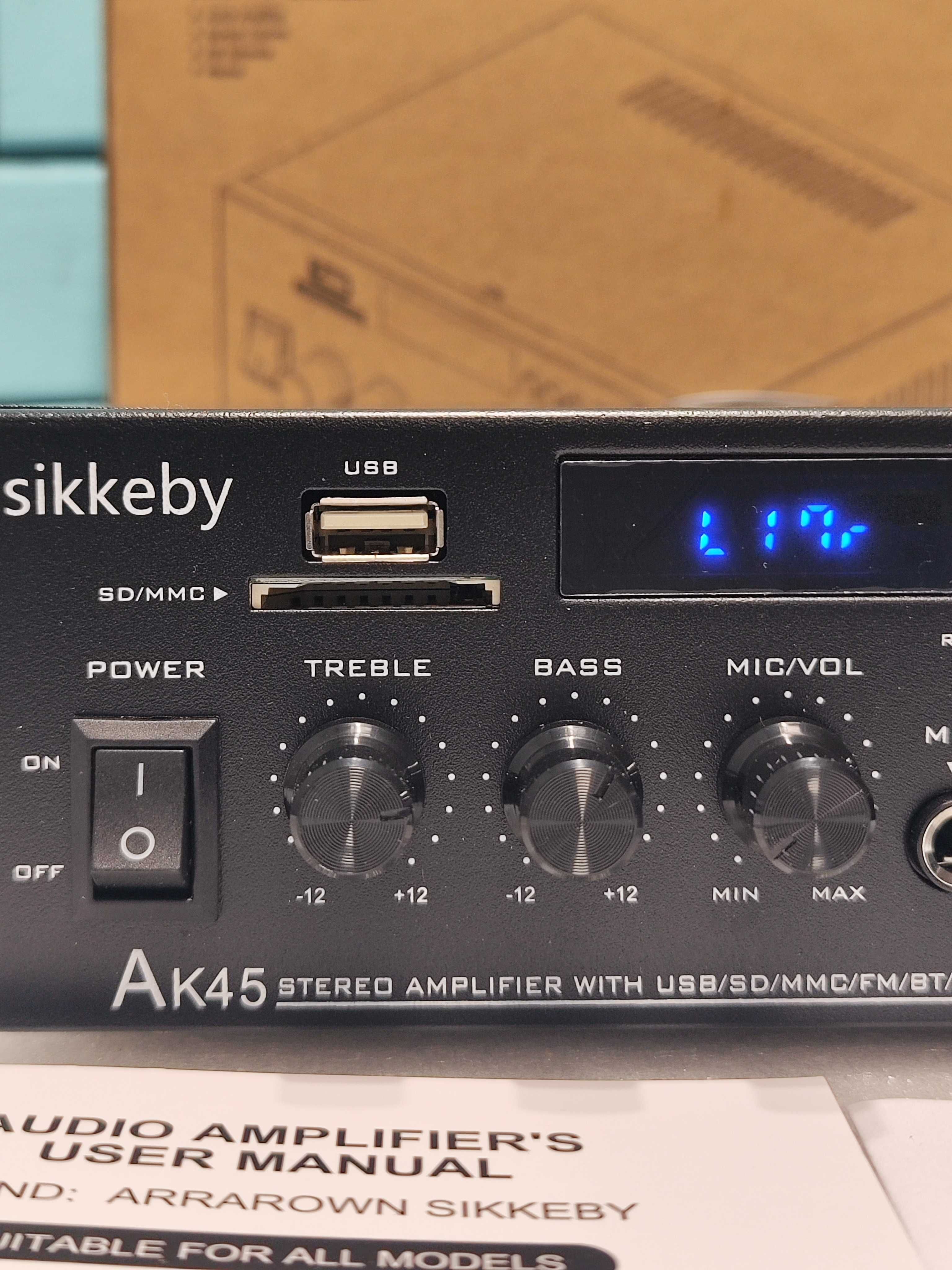 Hi-Fi Bluetooth Усилвател 2x40W с USB, FM и Микрофон