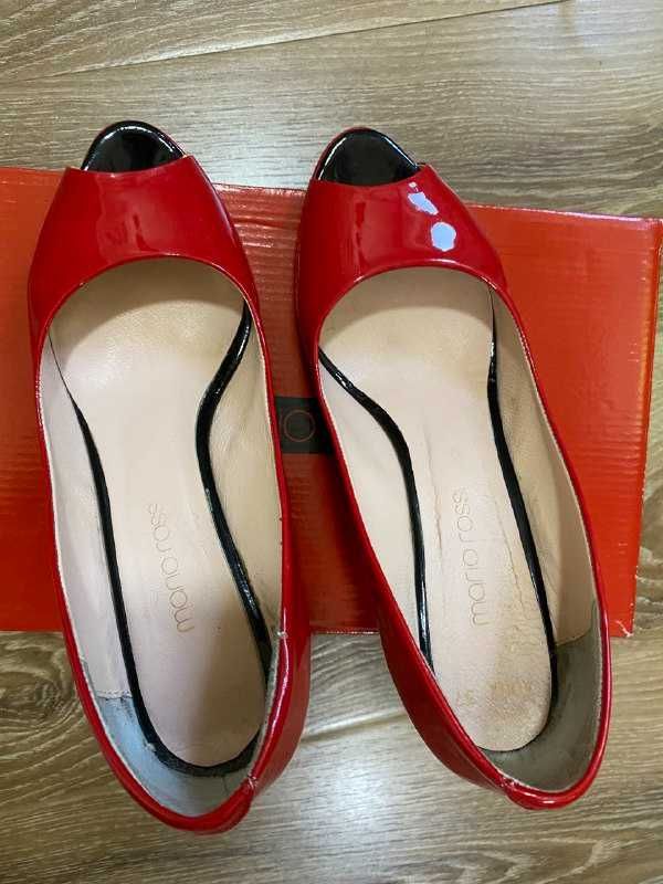 Продаются женские, красные туфли 37 размера
