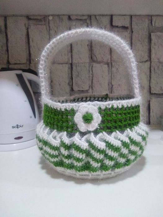 Ръчно плетено декоративна кошница