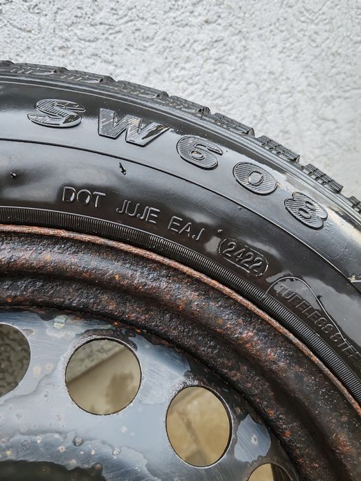 Vând set jantă OȚEL cu anvelope iarnă Opel Astra J 2L Dizel