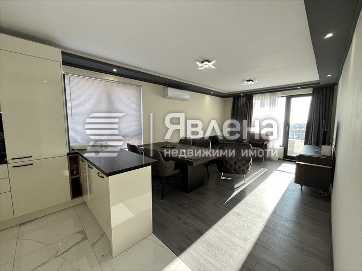 Тристаен апартамент