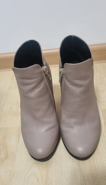 Botine din piele naturala