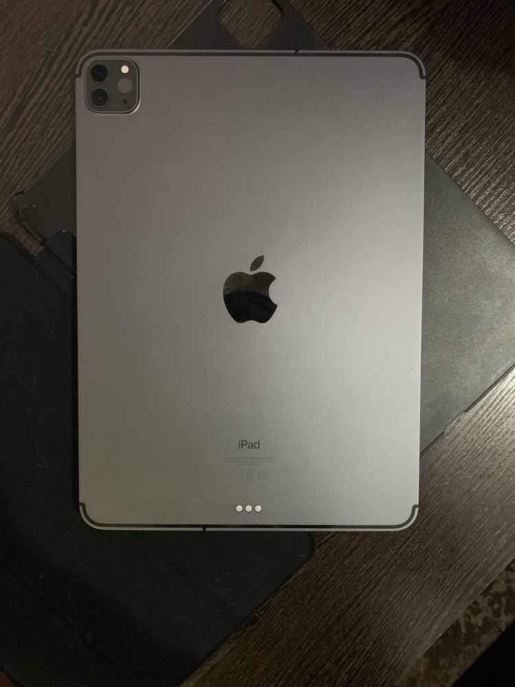 iPad Pro 11-inch (2nd Generation) Wi-Fi + Cellular