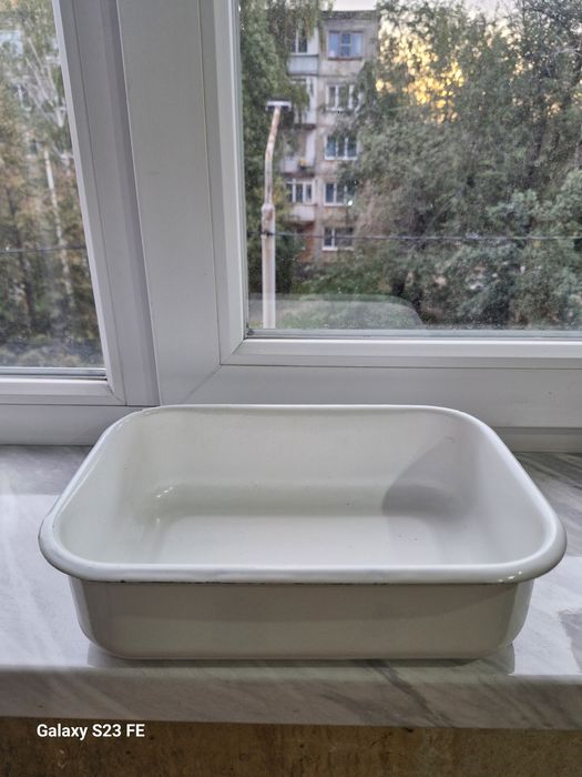 Продам лоток эмалированный 27×18×8