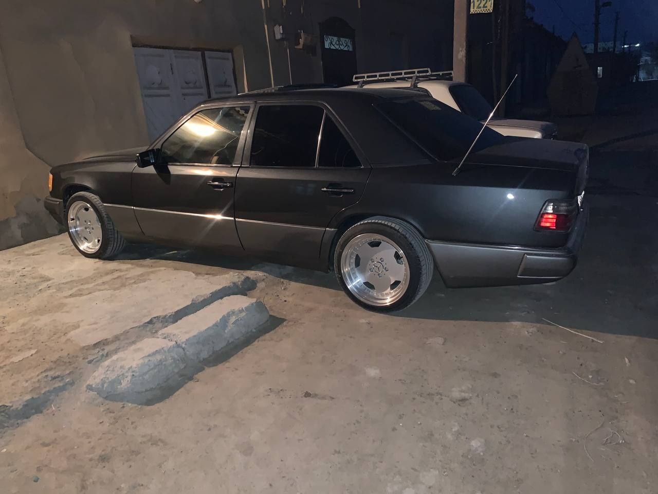 Mers W124 yil 1993 zo'r xolatda
