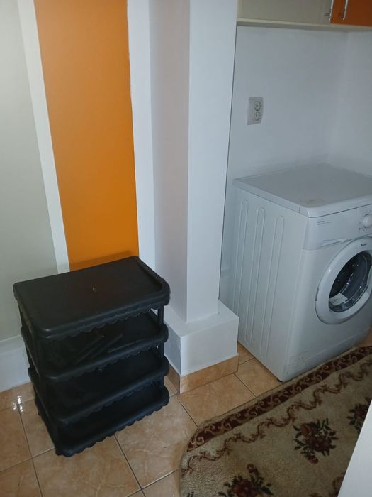 Închiriez garsoniera