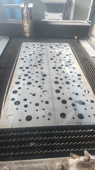 Debitare laser 3kw 1500x3000mm