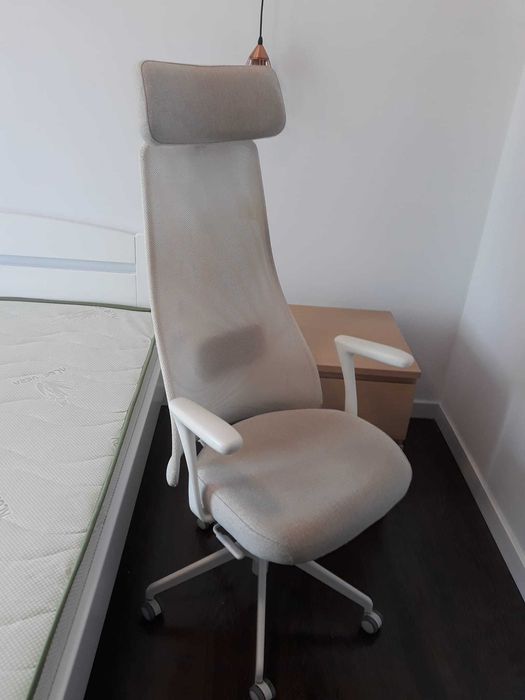 Scaun ergonomic de birou alb IKEA cu tetieră si spatar ajustabile