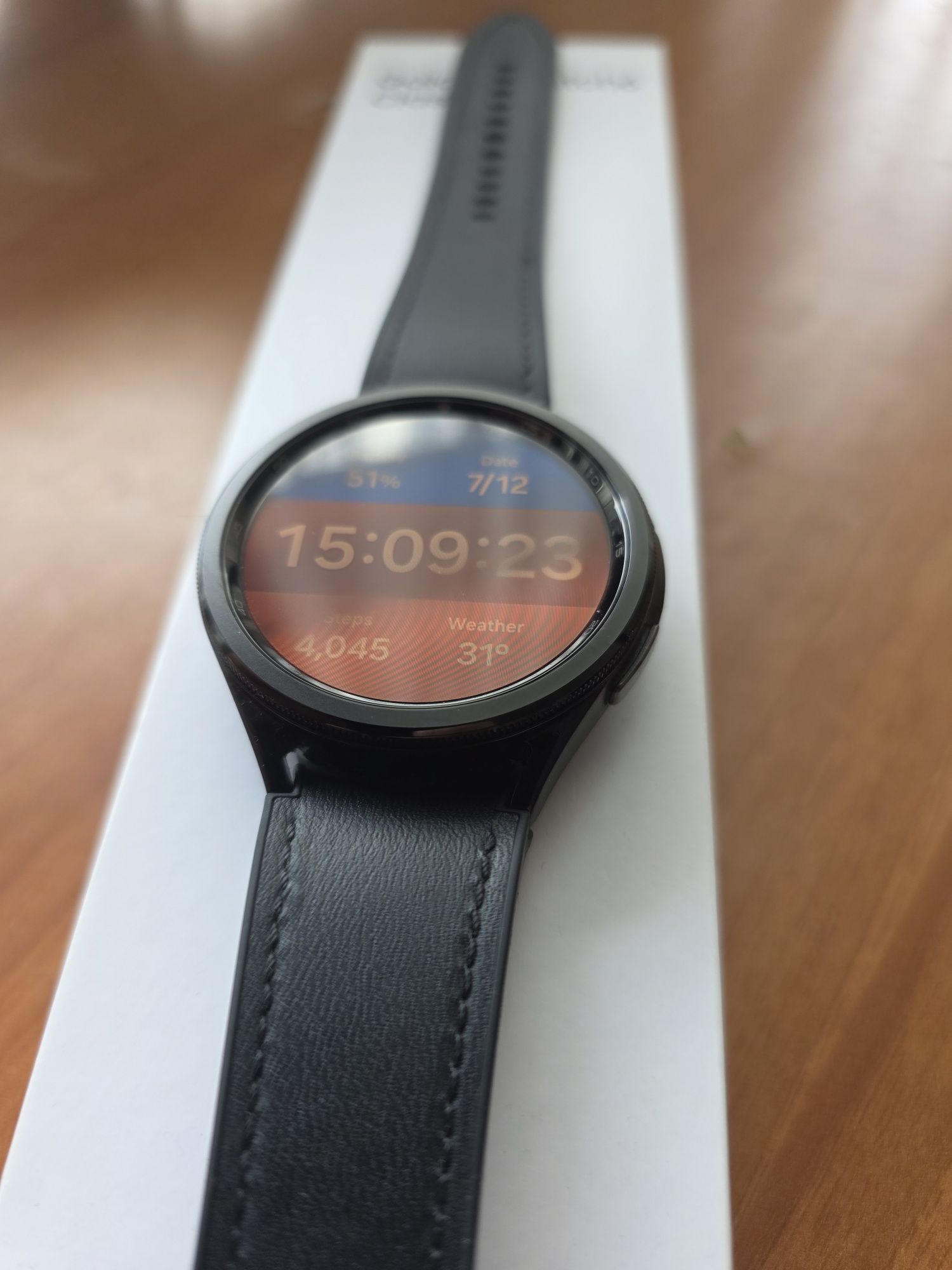 Samsung Galaxy Watch 6 Classic - перфектен