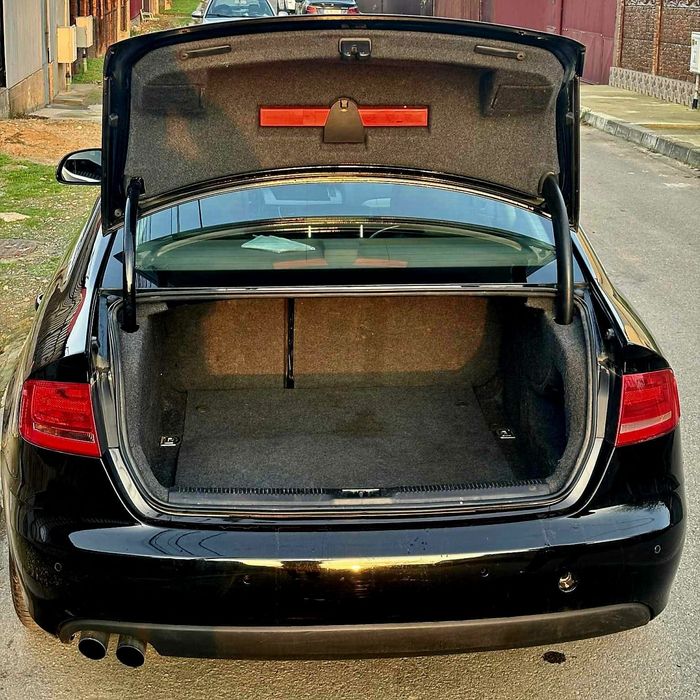 Vând Audi A4 B8 sau schimb cu autoutilitara 3,5t (10 paleți)