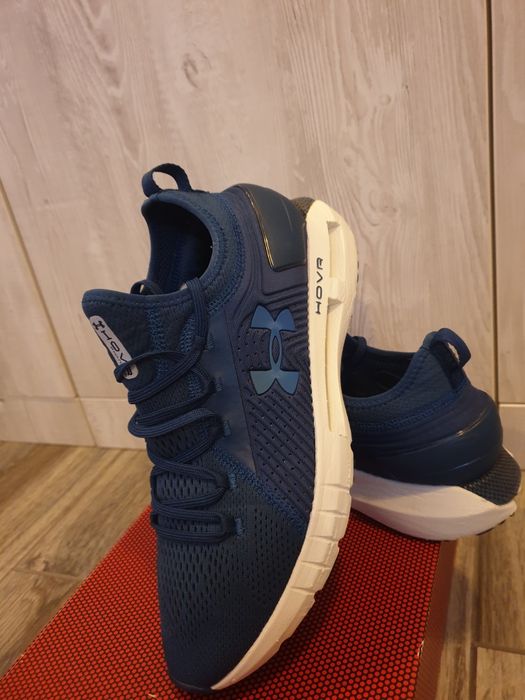 Under armour hovr phantom SE