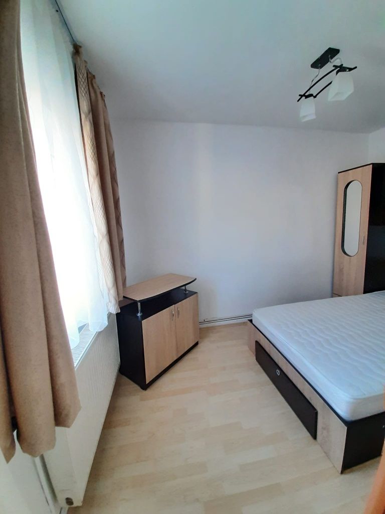 Apartament 3 camere in Moreni