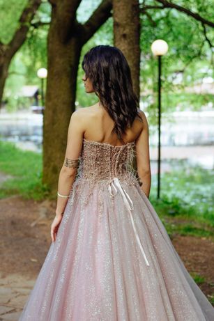 Бална рокля тип принцеса