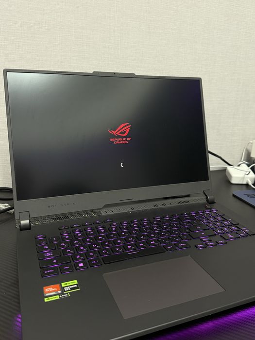 Продаю мощнейший ноутбук ASUS ROG Strix G17 в идеальном состоянии