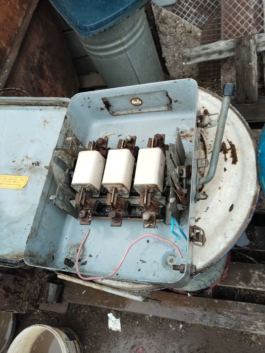 Рубильник щит электрически продам