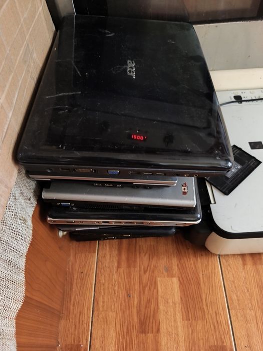 Lot 11 laptopuri+imprimantă incomplete
