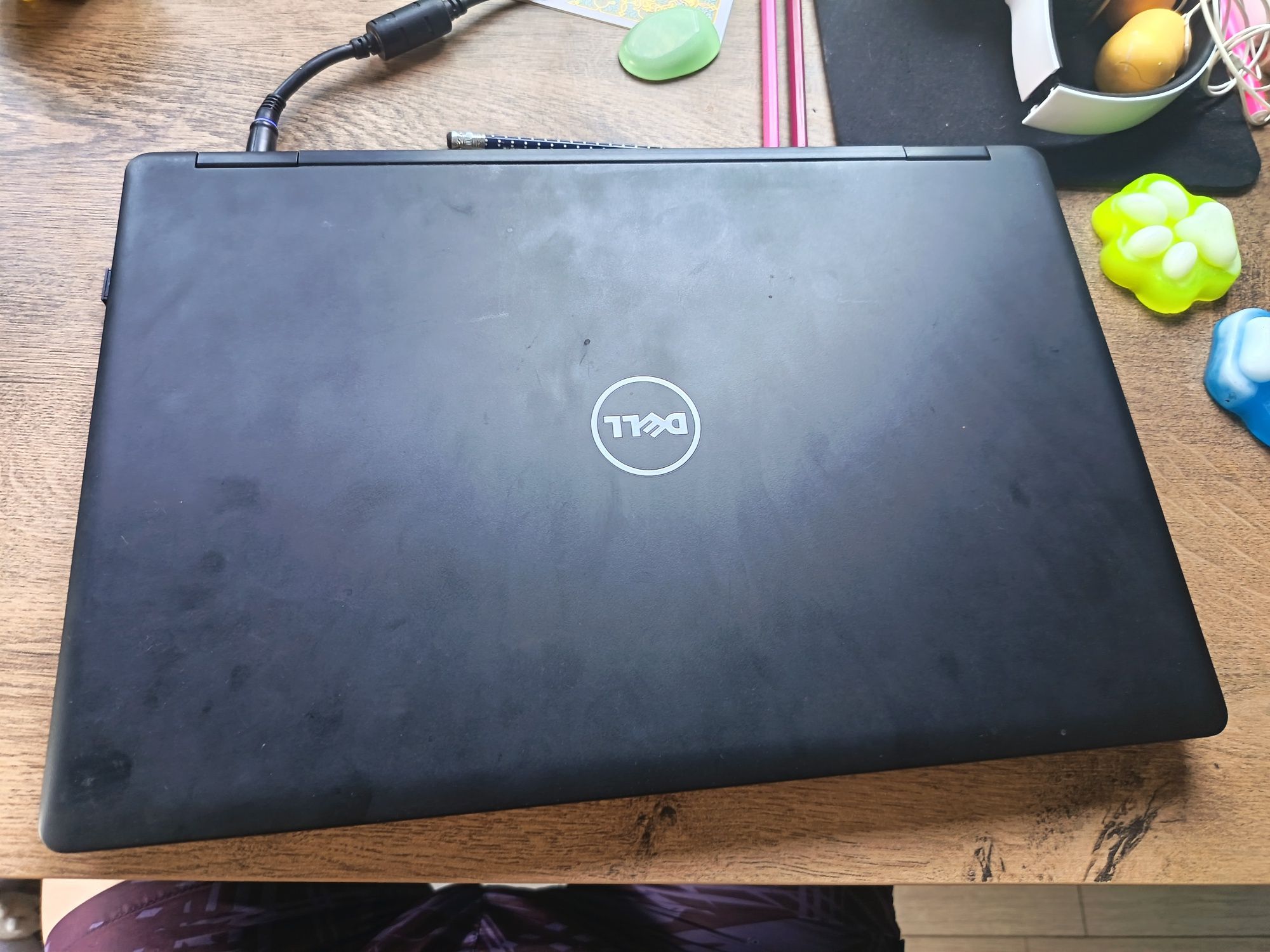 Лаптоп Dell +подарък