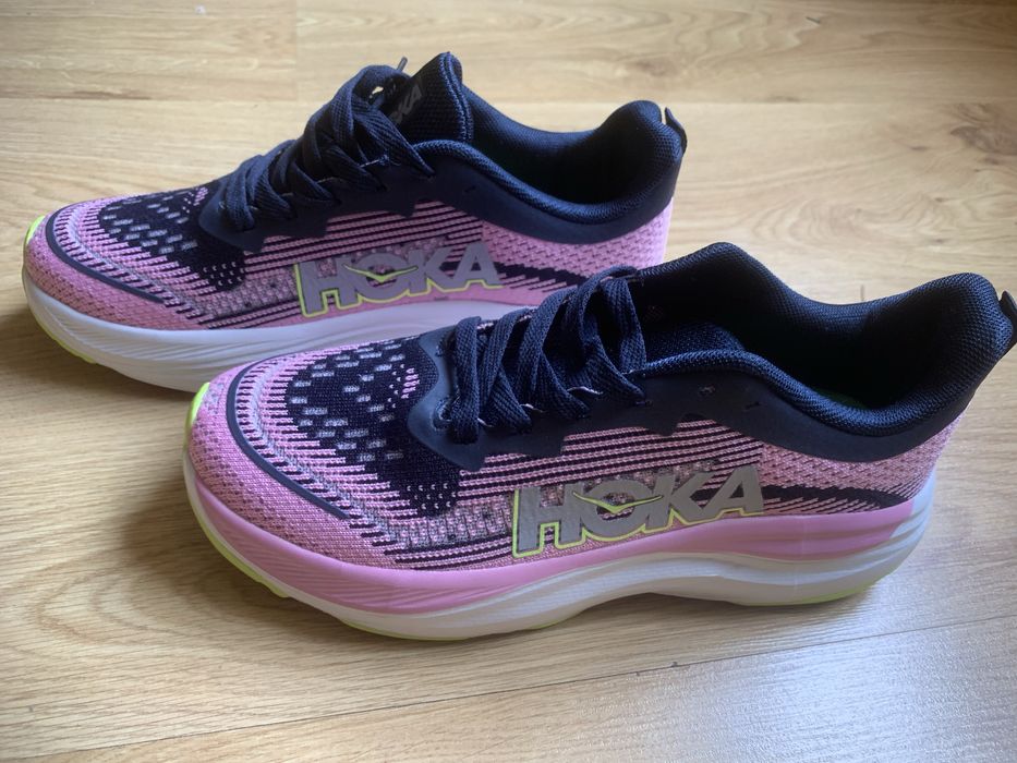 Vând Hoka nr. 40
