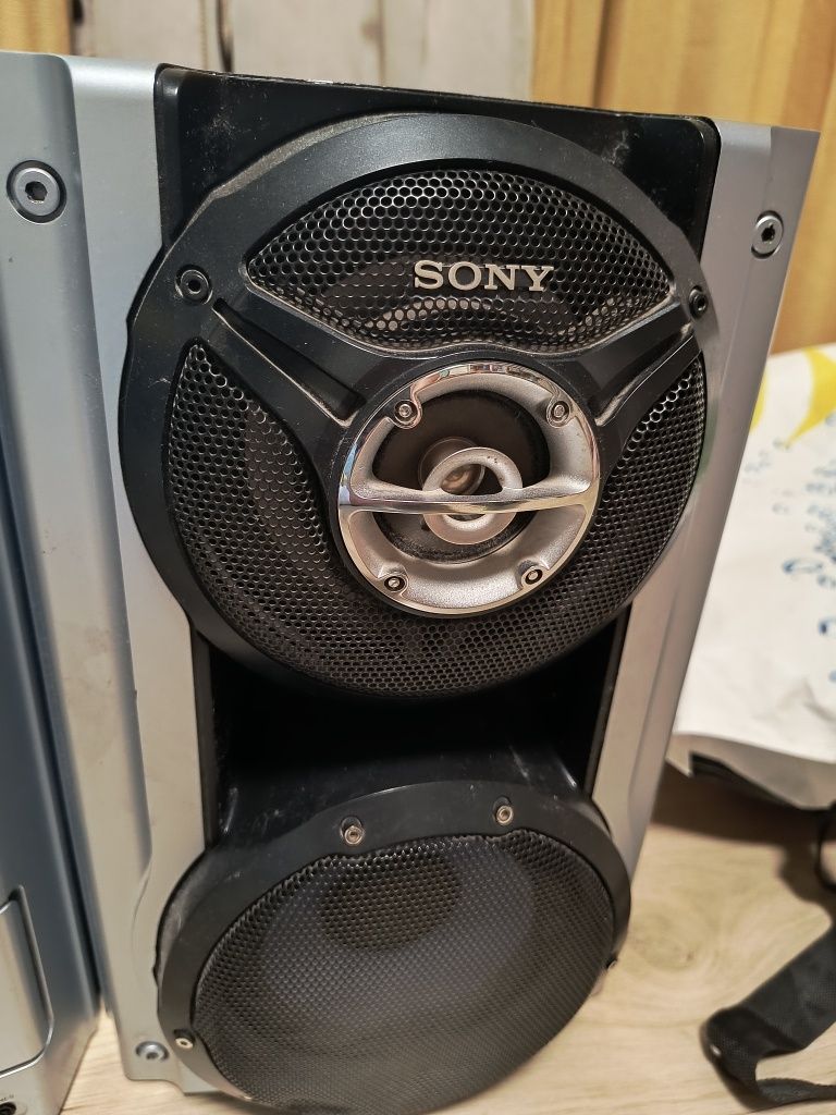 Combina sony MHC-RG333