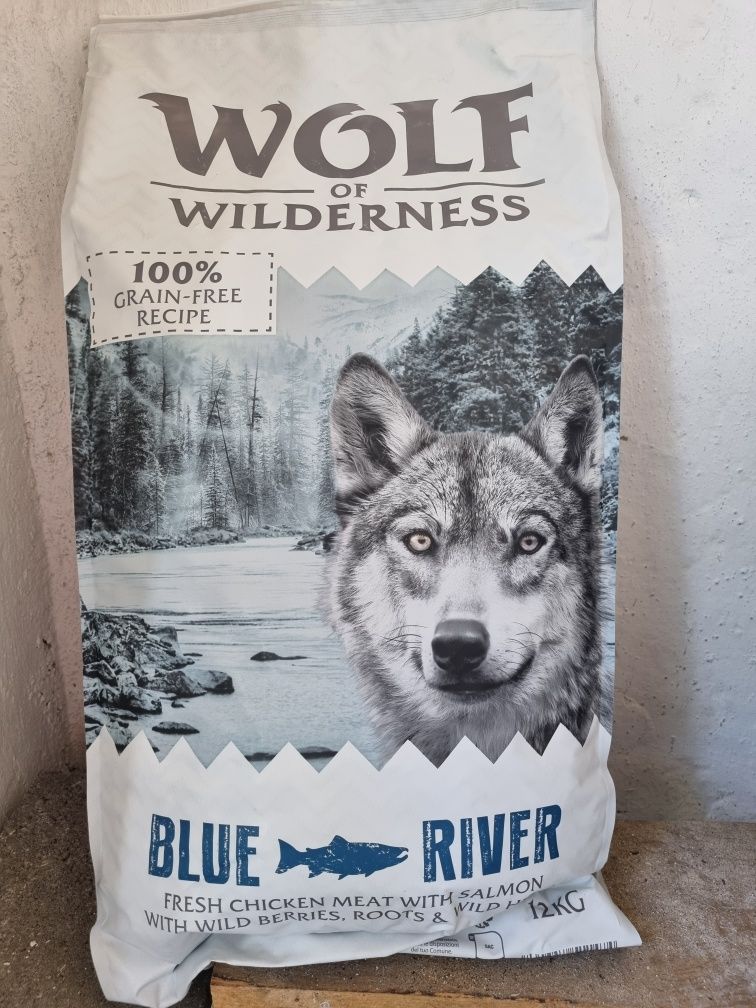 Mancare caine adult - Wolf of Wildesness Blue River 12 kg + 6 kg