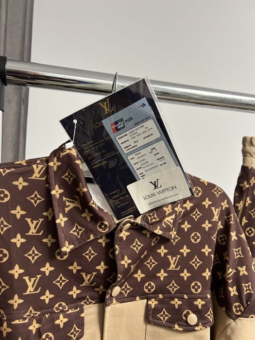 Compleu LOUIS VUITTON super calitate