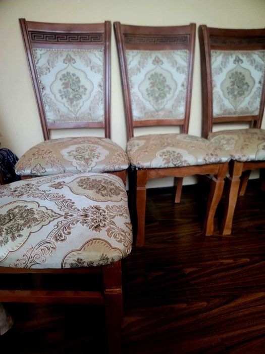 Стулья дерево почти новые 12шт срочно цена за каждый