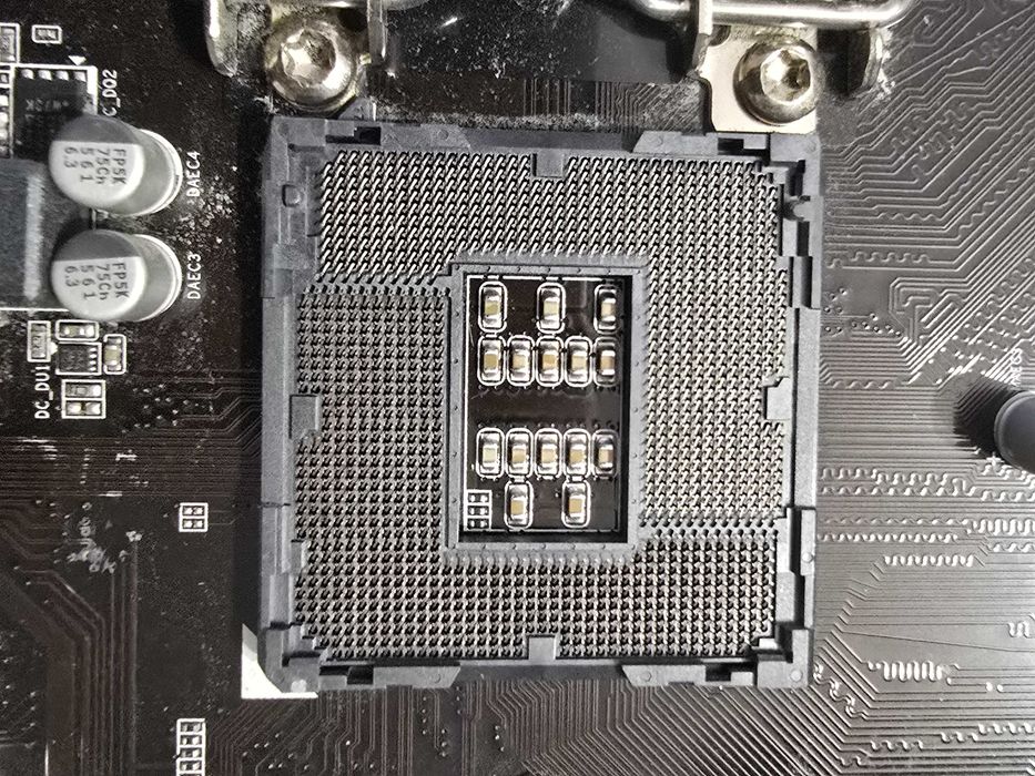 Placa de baza GIGABYTE GA-H110M-S2H, Socket 1151 + procesor I3 7100