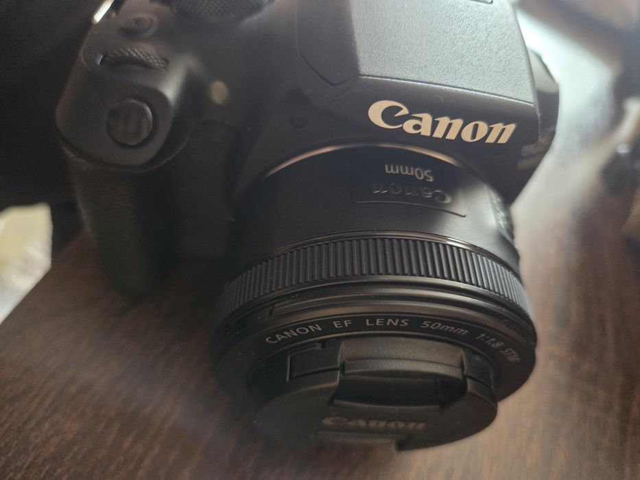 CANON D2000  +3 обектив