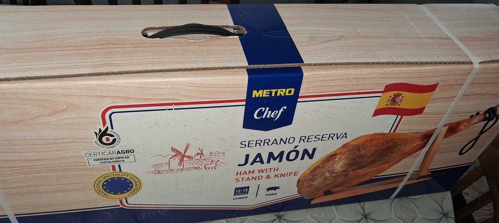 Хамон с дъска и нож налични 12 броики