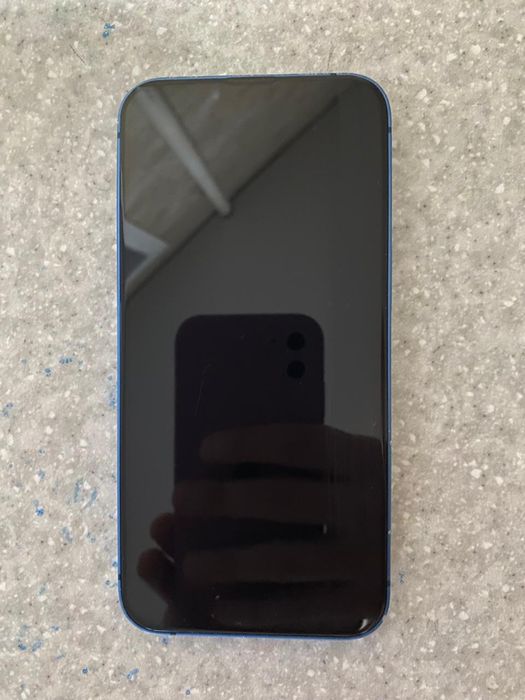 Айфон 13 синего цвета