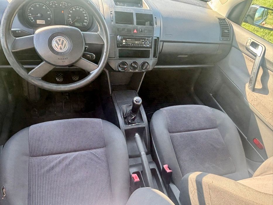Urgent De Vânzare Vw.Polo .Asigur transport .Anul fab 2006.Motor 1.2 b