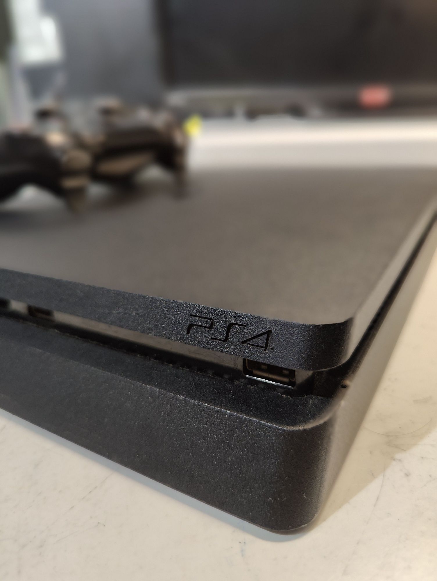 Ps 4slim  1Tb не прошитая