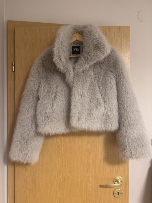 Зимно късо палто Zara