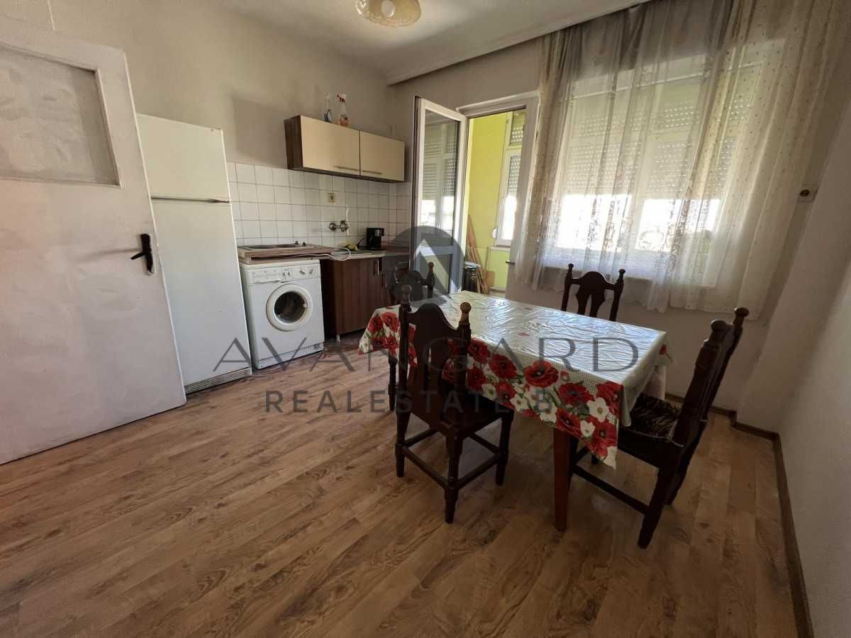 Продава се Тристаен апартамент в Пловдив, Кючук Париж - 116 кв.м за 1466 €/кв.м - Снимка #2