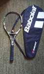 Продавам хилка за тенис на корт Babolat  комплект калъф.