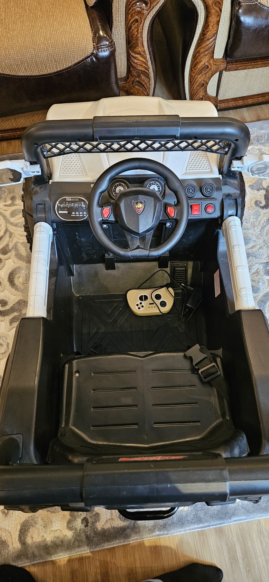 Mașinuța electrica