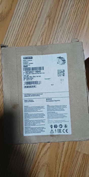 Силов контактор, AC-3 65 A, 
30 kW / 400 V 1 NO + 1 NC, 24 V DC