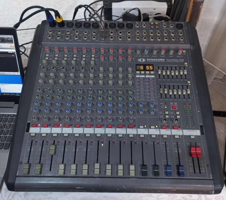 Arenda kalonka usilitel mikrofon.   Аренда колонка усилитель микрофон