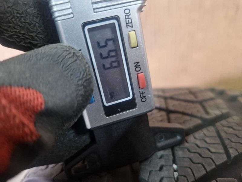 2 Pirelli R17 215/55
зимни гуми 
DOT4617