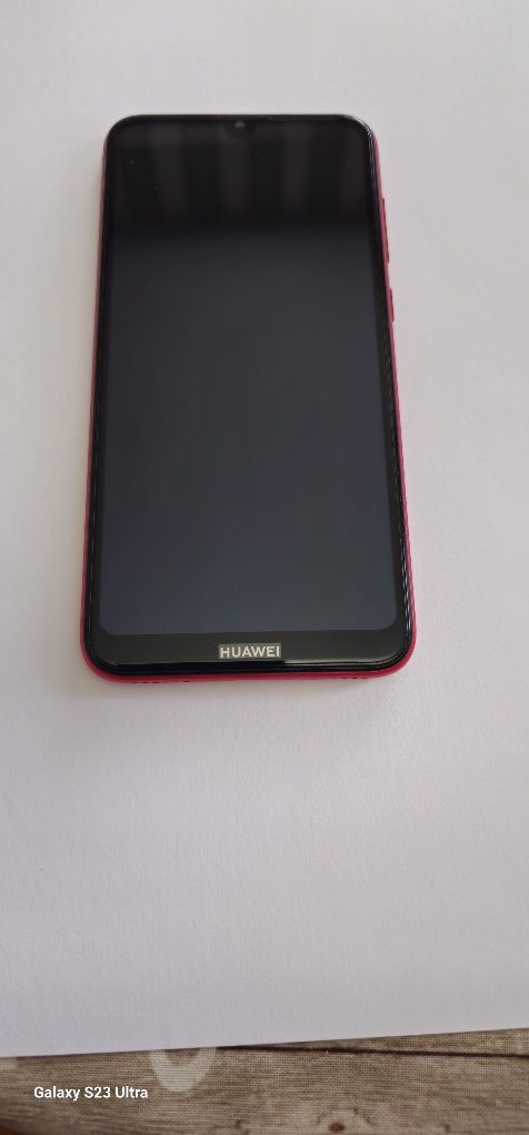 Huawei Y7 Червен