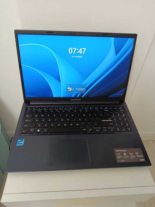 Vand laptop ASUS Vivobook nou