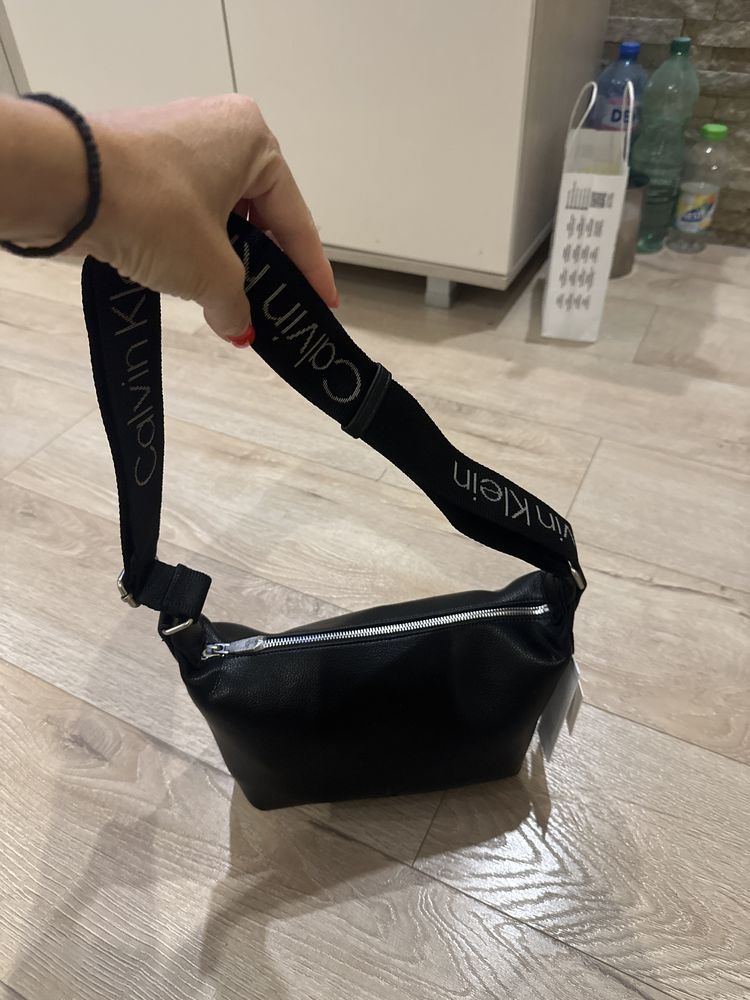 Дамска чанта Calvin Klein