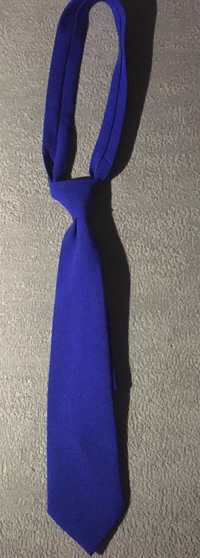 Cravata albastra pentru barbati aproape Noua si Ieftina!