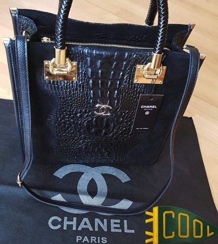 Geanta Chanel piele naturala,insertii croco,saculet, etichetă