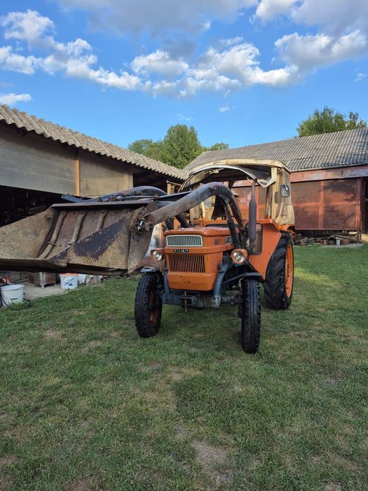 Tractor Fiat cu încărcător frontal