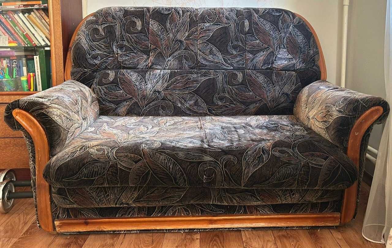 Срочно продам диван